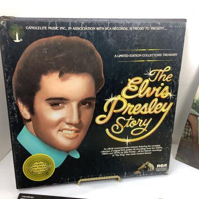 1318 Elvis Presley Vinyl Record Lot