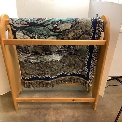 1341 Quilt Rack & Maryland Theme Throw Blanket