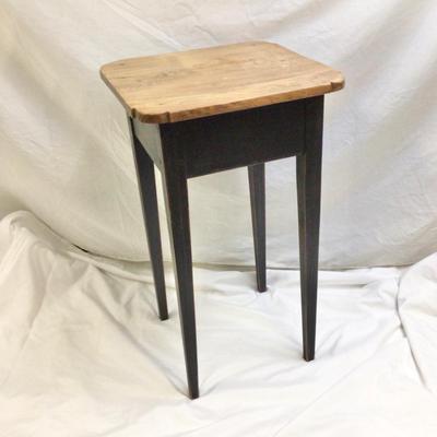 1366 Black Painted Pine Peg Table