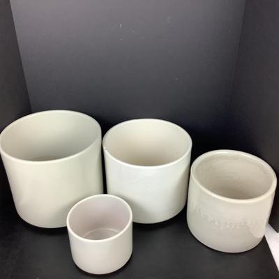 Lot # 1332  Set of Four Matching Ceramic Pots