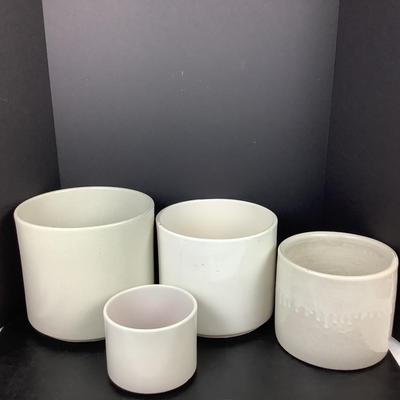 Lot # 1332  Set of Four Matching Ceramic Pots