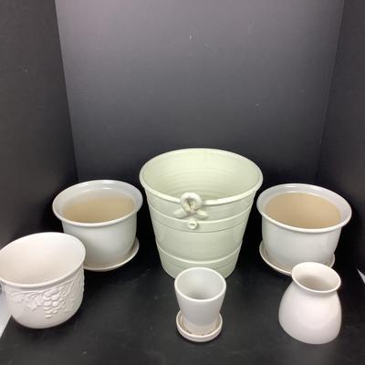 Lot # 1333 Lot of White Ceramic Flower Pots