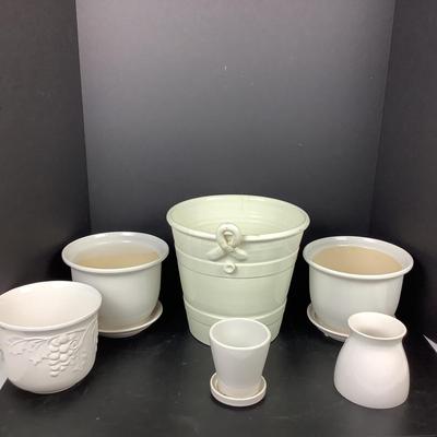 Lot # 1333 Lot of White Ceramic Flower Pots