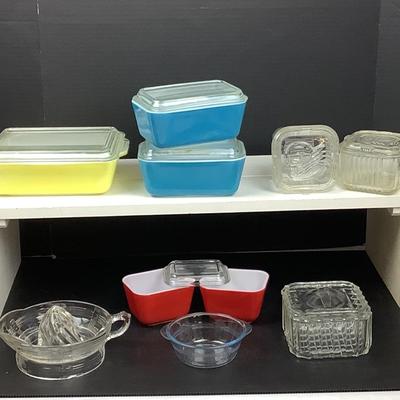 Lot # 1349 Vintage Pyrex & Glass Storage Refrigerator Dishes