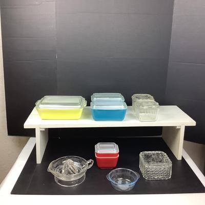 Lot # 1349 Vintage Pyrex & Glass Storage Refrigerator Dishes