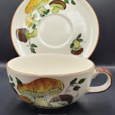 Mushroom Desert Plate and Bowl Lot 8