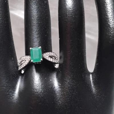 Stunning Emerald And Diamond 925 Ring Size 7