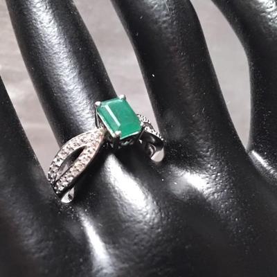 Stunning Emerald And Diamond 925 Ring Size 7