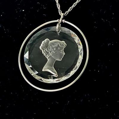 LOT 126  GLASS CAMEO NECKLACE SILVER TONE CHAIN BY HALLMARK CARDS