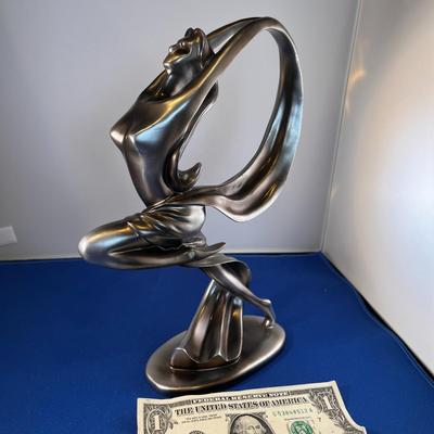 ART DECO FEMALE FIGURAL STATUE