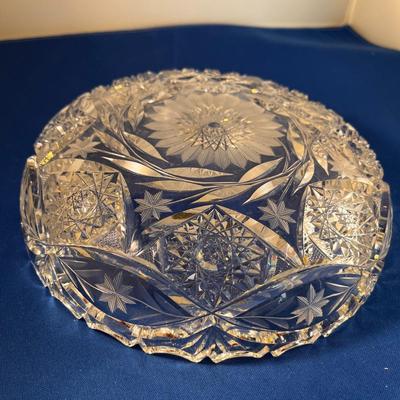 ELEGANT CUT CRYSTAL BOWL