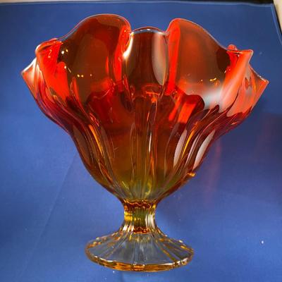 ELEGANT FLUTED GLASS BOWL