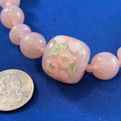 PRETTY PINK BEADED NECKLACE