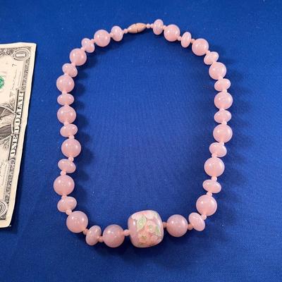 PRETTY PINK BEADED NECKLACE