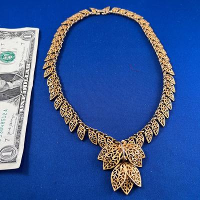 VINTAGE GOLD-TONE LEAF NECKLACE