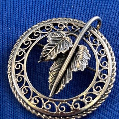 STERLING, FILAGREE LEAF DESIGN PIN