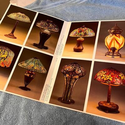 TIFFANY LAMPS POST CARD SET
