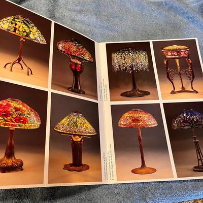 TIFFANY LAMPS POST CARD SET