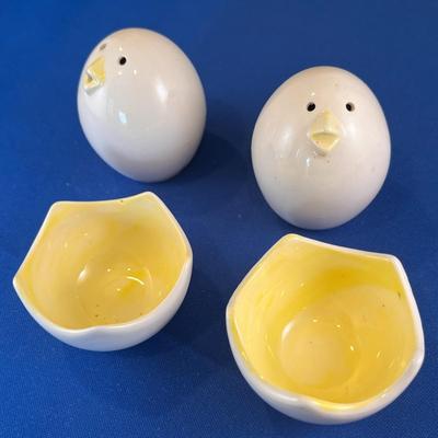 FANCIFUL CHICKS SALT & PEPPER SET