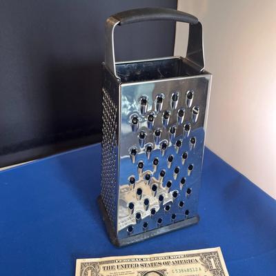 4-SIDED KITCHEN GRATER 