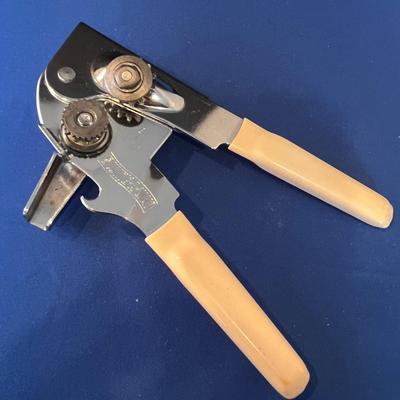 â€œSWING AWAYâ€ HAND CRANK CAN OPENER