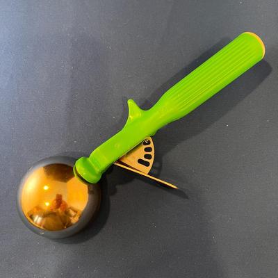GREEN HANDLE ICE CREAM SCOOP