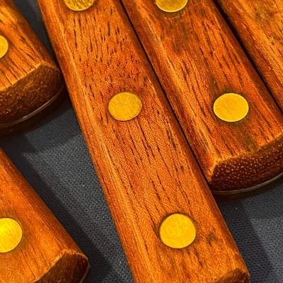 BROOKSTONE SET OF 8 STEAK KNIVES