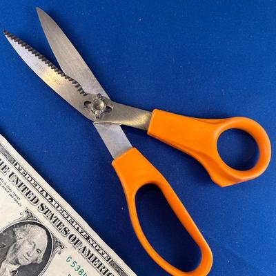 FISKARS KITCHEN SHEARS