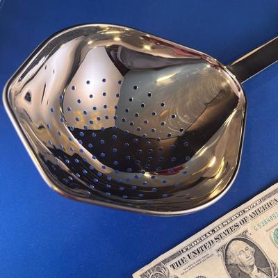 LARGE SCOOP STAINLESS COLANDER