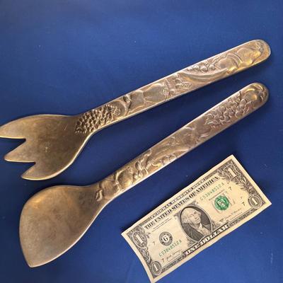 WILTON SALAD TONG SET CAST ALUMINUM