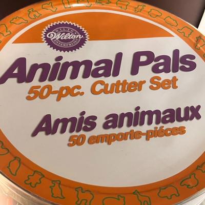 WILTON 50 PC. ANIMAL COOKIE CUTTER SET