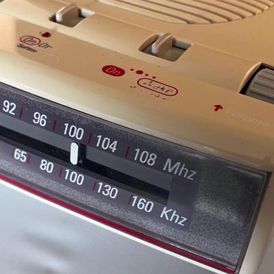 AM FM ALARM RADIO BY GE