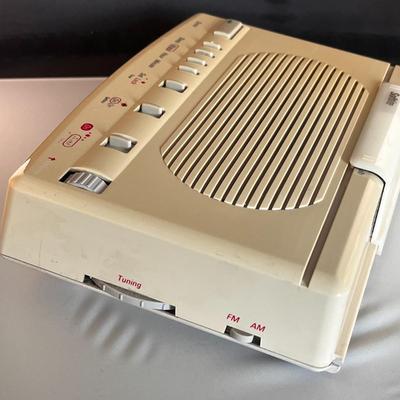 AM FM ALARM RADIO BY GE