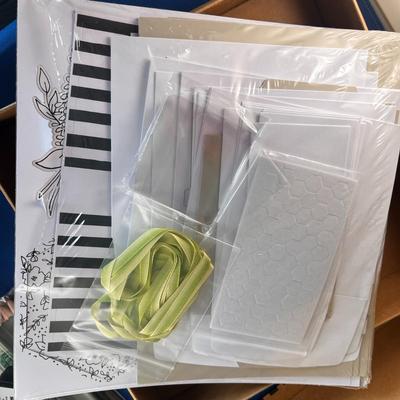 STAMPINâ€™ UP â€œLOTS OF HAPPYâ€ CARD KIT