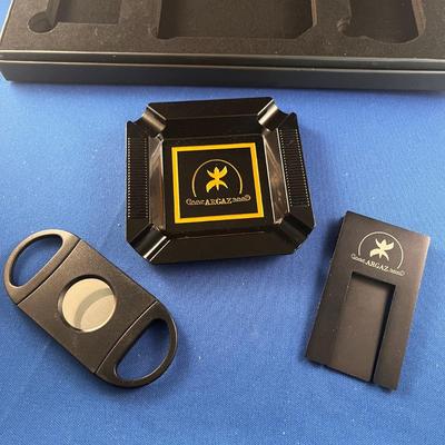 CIGAR ASH TRAY/TOOL SET