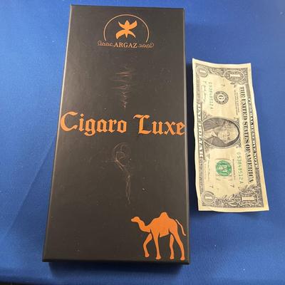 CIGAR ASH TRAY/TOOL SET