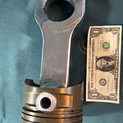 PISTON CAM-SHAFT TROPHY