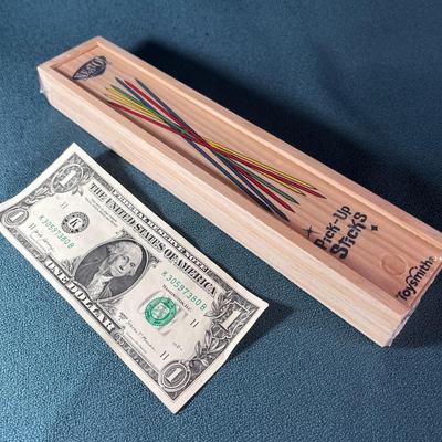 TOYSMITHS PICK-UP STICKS GAME