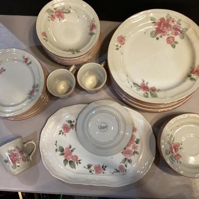 Gibson dish set service for 8 ivory with pink roses