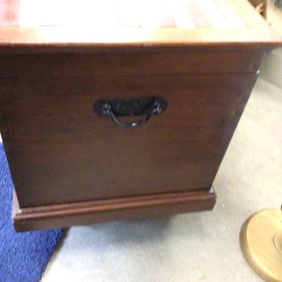 1338 Folk Art Style American Flag Storage Chest