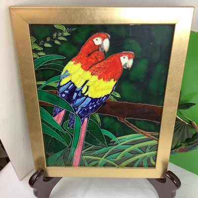 1394 Parrot Decor