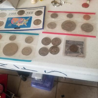 Us coinlot 4 quarters  3 bic coin sets