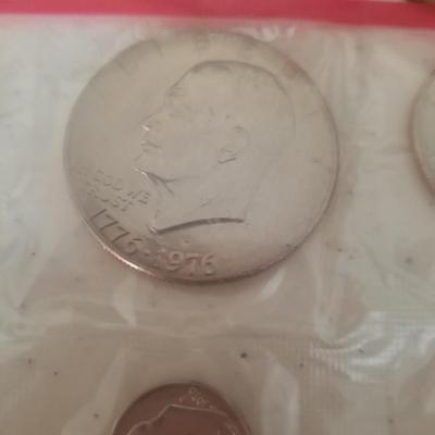 Us coinlot 4 quarters  3 bic coin sets