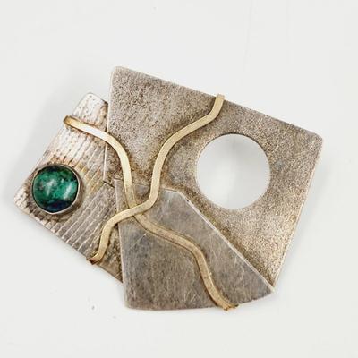 ARTIST SIGNED ART DECORATIVE STERLING BROOCH
