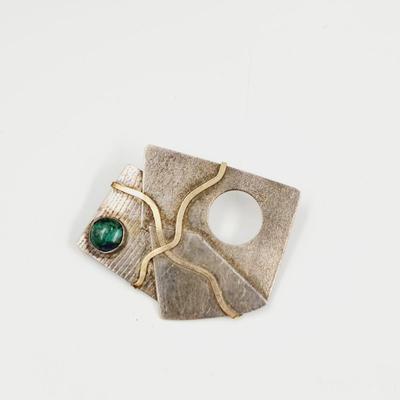 ARTIST SIGNED ART DECORATIVE STERLING BROOCH