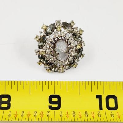 VINTAGE HOBE CAMEO SILVER TONE RING PERIDOT & CRYSTAL RING
