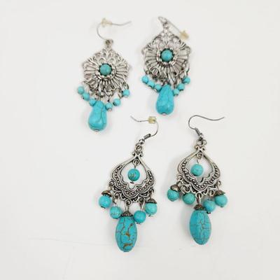CUTE FAUX TURQUOISE SILVERTONED HANGING EARRINGS