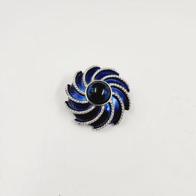 VINTAGE AVON MOON WIND PIN - CLIP
