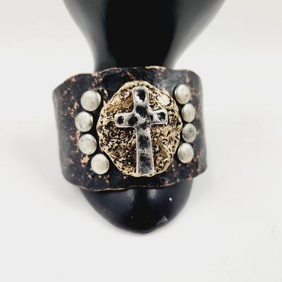 RUSTIC HAMMERED CROSS BRACELET