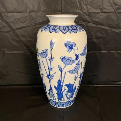 Stamped Chinese Vintage Blue and White Floral Gazed Vase